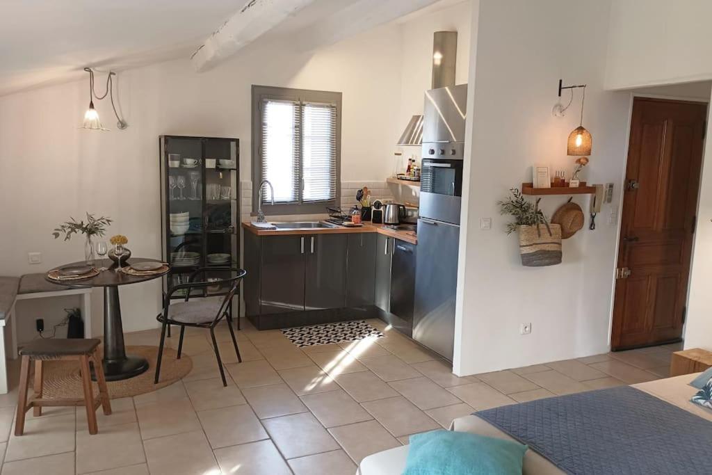 Apartamento Vue Imprenable Sur La Sorgue LʼIsle-sur-la-Sorgue Exterior foto